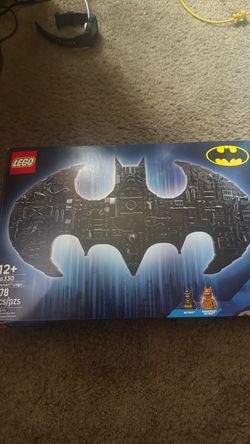Batman Lego logo 76330