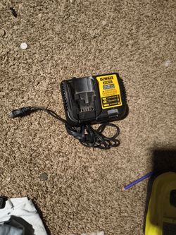 DEWALT DCB112 12V/20V Lithium Ion Battery Charger