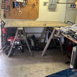 Work Table With Heavy Duty Saw Horse Legs