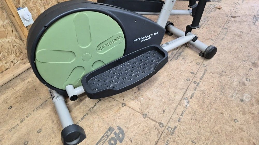 Elliptical - Momentum 220X