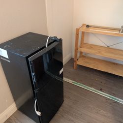 Mini fridge Like New