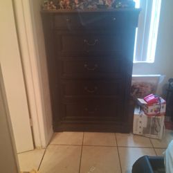 5 Drawer Dresser