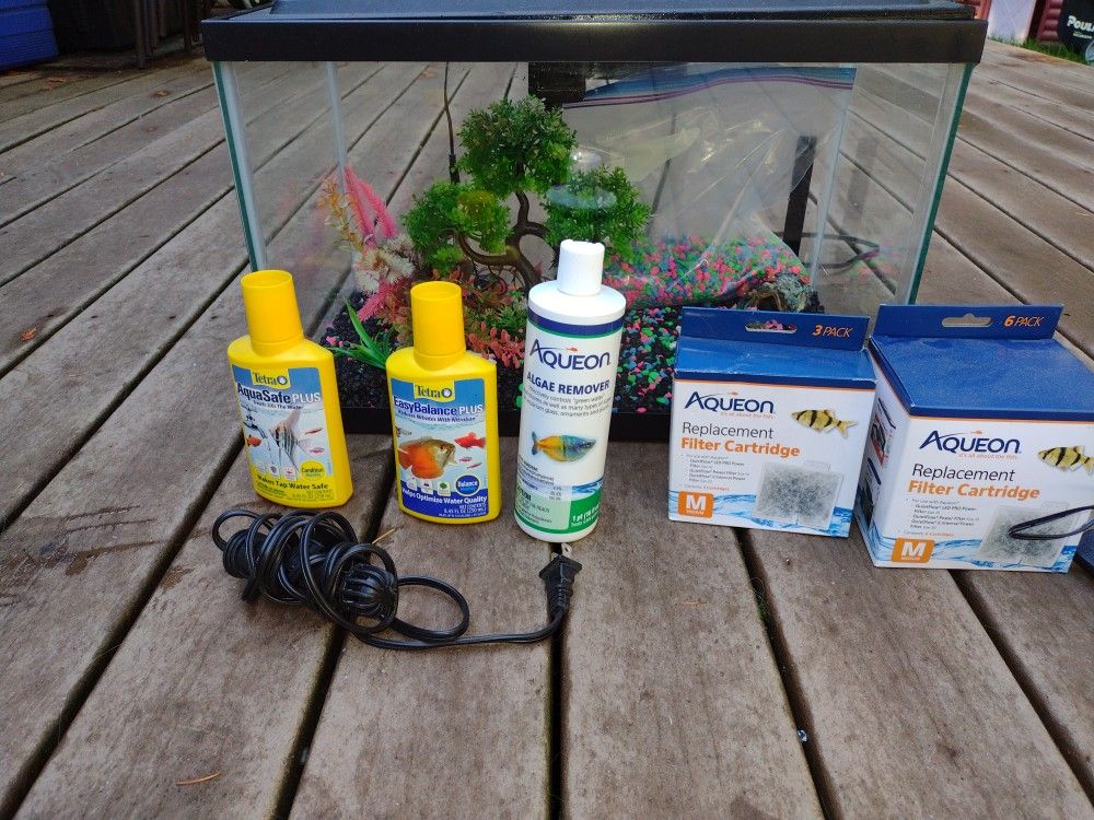 10 Gallon Aquarium With LED Light Cover