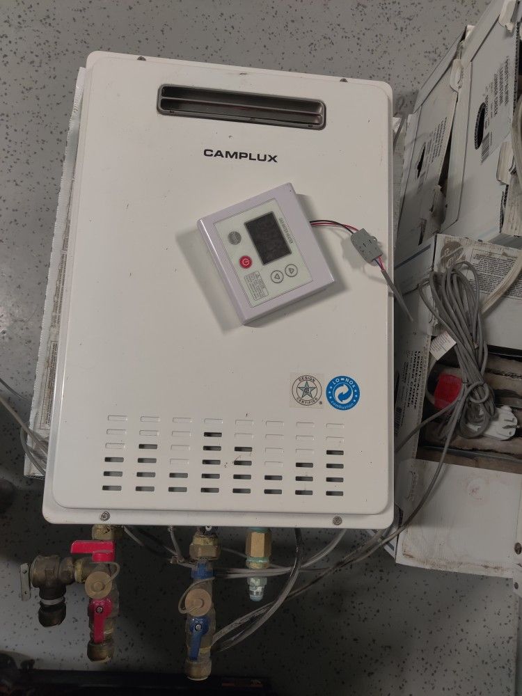 CAMPLUX Natural Gas Tankless Water Heater