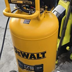 Compresor  dewalt   26 galones electric quiet