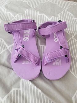 Kids girls sandal size 13y NEW