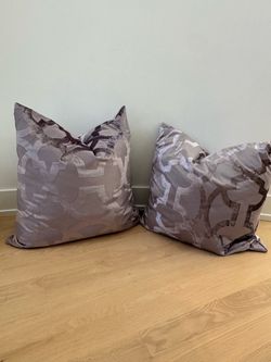 2x Z Gallerie Large Purple Pillows 25x25