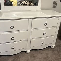 Full Size Bedroom Set ( Great Condition!)