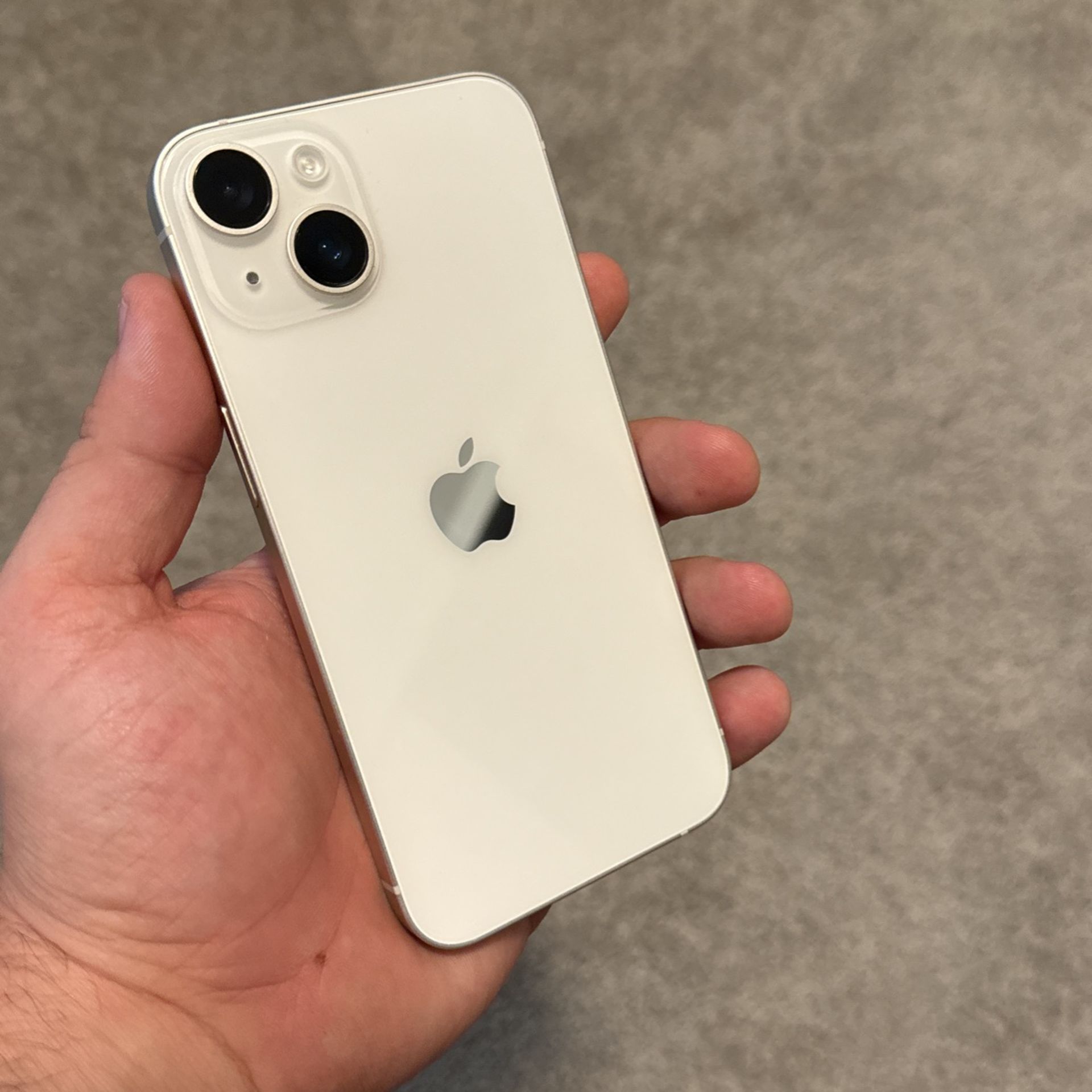 iPhone 14 128GB UNLOCKED / 98% battery Health 