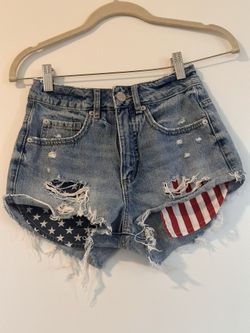 Garage Shorts And American Eagle Skinny Jeans