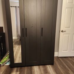 Wardrobe-3 door like New