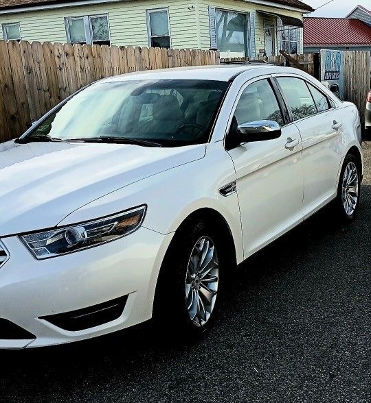 2015 Ford Taurus