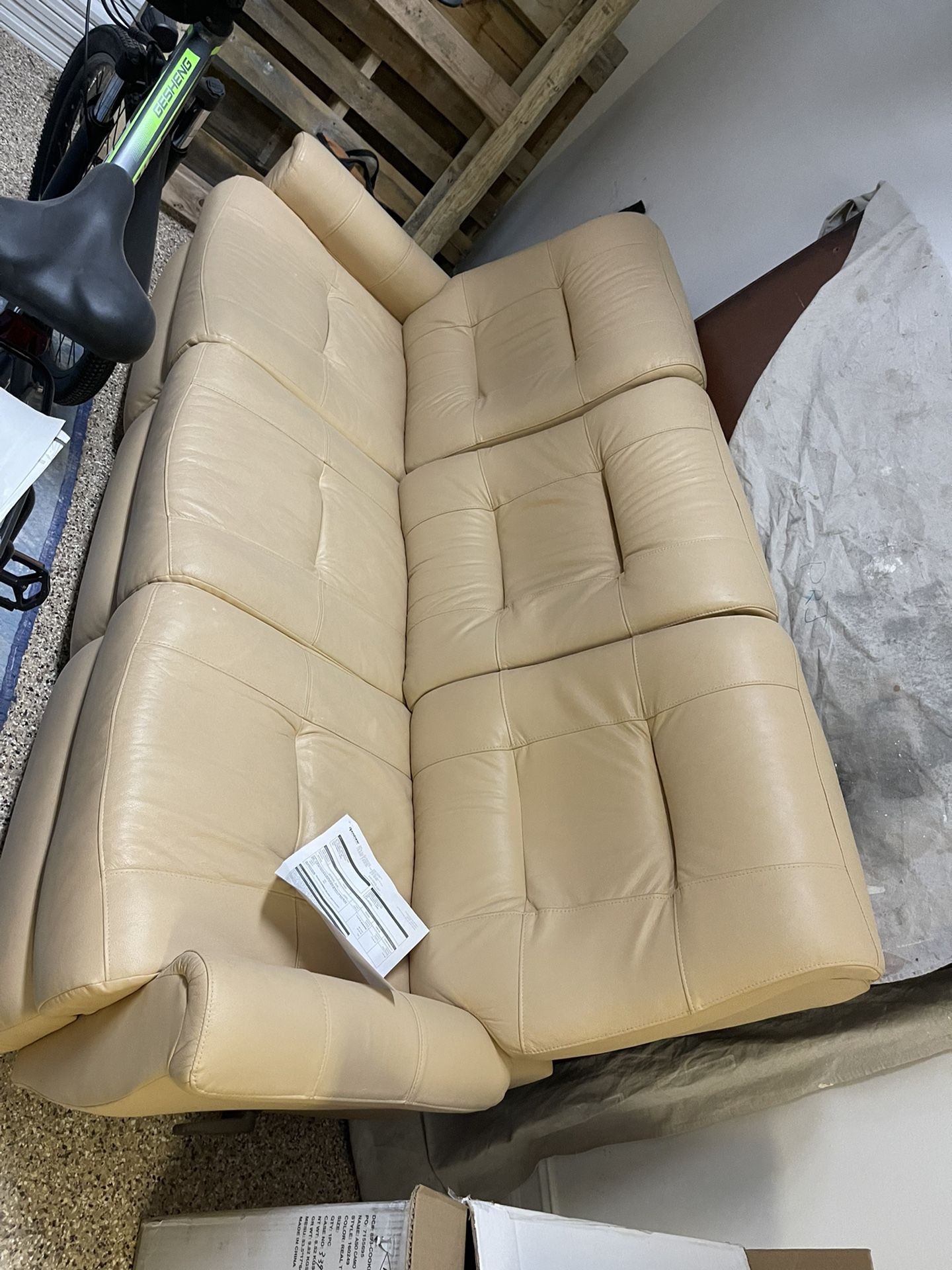 Couch - Manual Recliner 