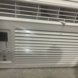 AC   WINDOW UNIT.    GE   BTU   6,000