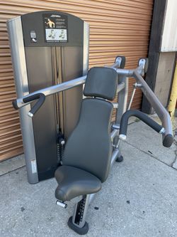 Like New Life Fitness Signature Series Shoulder Press