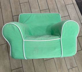 Pottery Barn Anywhere Medium Kids Chair & Cover light green w/ White Piping