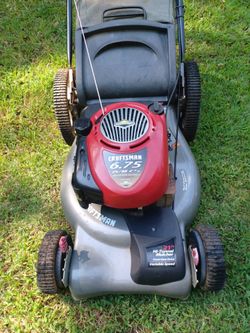 21"CRAFTSMAN SELF PROPELLED REAR BAGGER MOWER