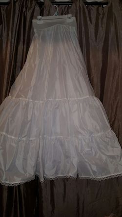 David's bridal petticoat, never worn size 10