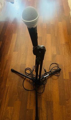 Microphone with stand