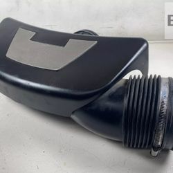 BMW 650i 550i N62 ENGINE TOP AIR INTAKE DUCT COVER E60 E63 E64