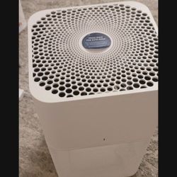Blue air purifier system 211 Auto (No filter)