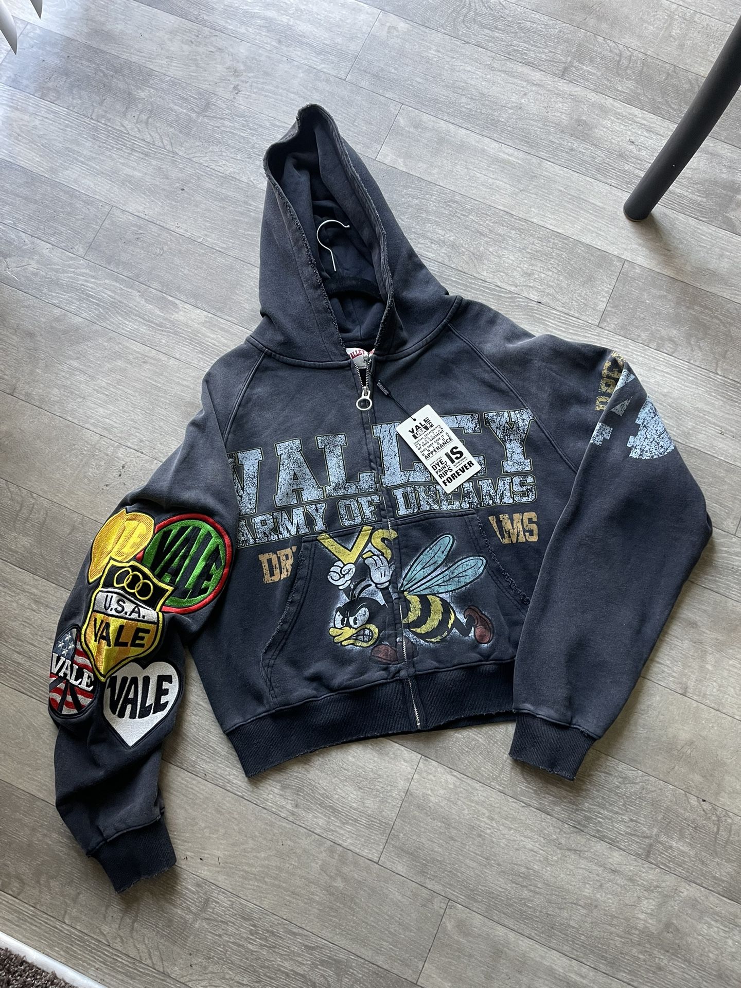 Mens Small Vale Zip Up Brand New