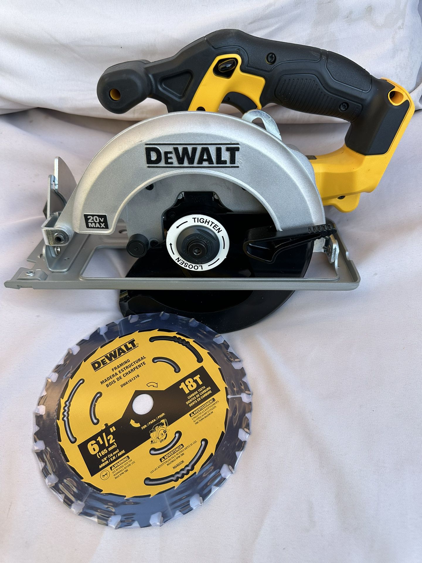 New Dewalt 6 1/2 Inches Circular Saw Only Tool 