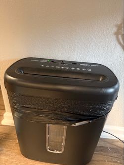 Small Paper Shredder - Amazon Basics 8-Sheet High Security Cross Cut Paper and Credit Card Shredder with P-4 Security, Auto Shut-off, Black
