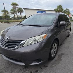 2012 Toyota Sienna