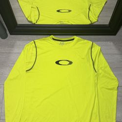 Y2K 2000s Oakley Center Logo Long Sleeve Shirt