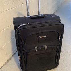 Large Expandable Suitcase 27 Inch On Rollers From Delsey 