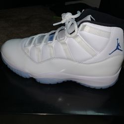 Men’s Shoes AIR JORDAN 11 RETRO SIZE 11.5 