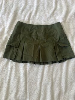 F21 cargo skirt size M