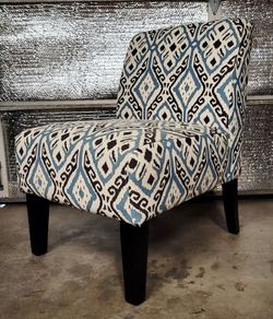 HEY NOW! SLIPPER CHAIR ARMLESS BEDROOM VANITY DRESSING SEATING
