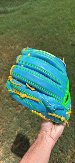 A2000 11.5 glove new without tags