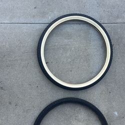 2 bicycle tires, with 2 tubes 26 inch