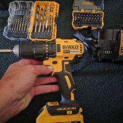 Brand new DEWALT SET 20 Volt