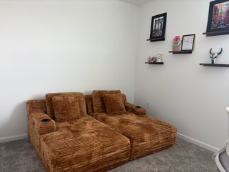 Lounging couch brand new
