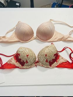 Victoria’s Secret Push Up Bra 32C Bundle 2 PCs