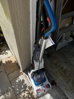 Hoover Wet Pet Vacuum Cleaner Like New