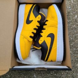 New. Jordans Size 6.5  (Pick Up Only)