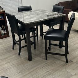 Dinning Room Table 