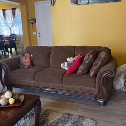 Vendo amueblado Por $500.00 Mesa D Centro Y Las 2 Mesitas 