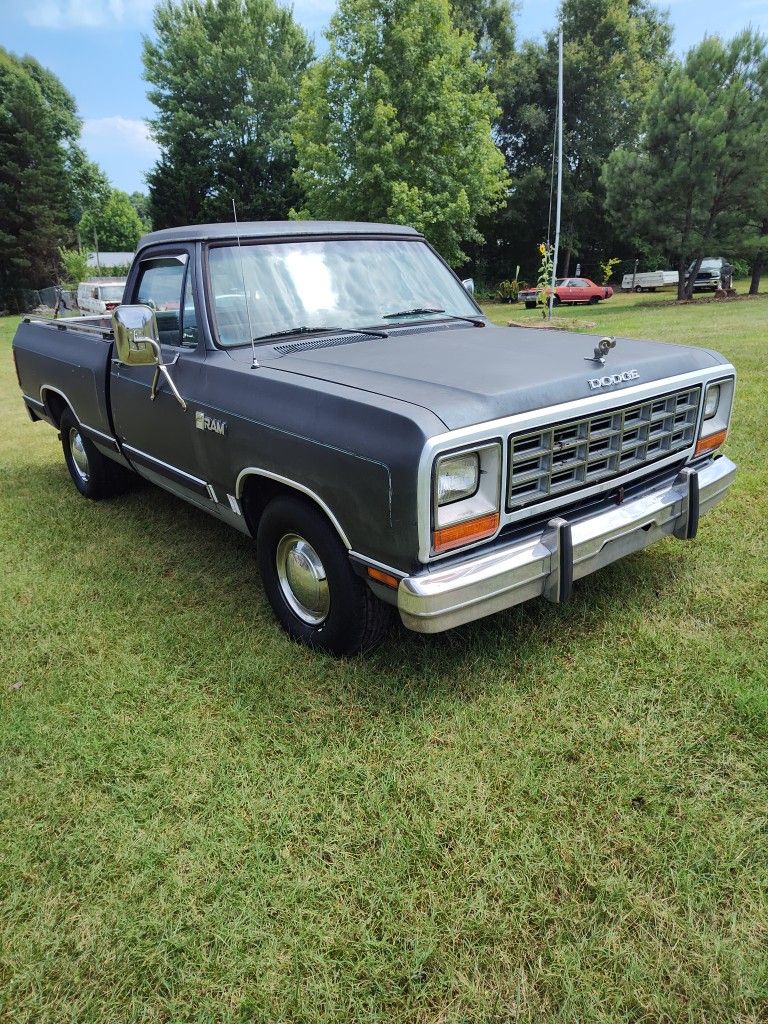 1985 Dodge Pickup