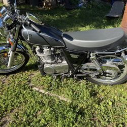 2014 Yamaha sr400