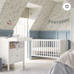 Baby crib/bed With 2 Sided Mattress 