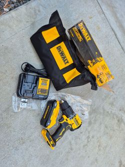 Dewalt Atomic 20V Lithium-Ion Cordless Compact 1/2 in. Drill/Driver Kit with 2.0Ah Battery and Charger