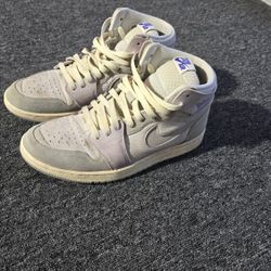 2 Nik Shows Size 9.5 Women