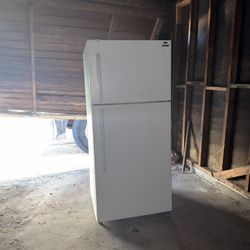 Refrigerator & Freezer