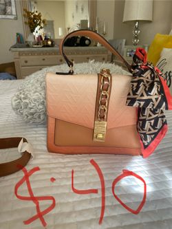 Bolsos De Benta En Castroville Ca,